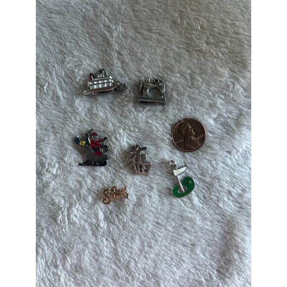6 jewelry charms - Penny for size reference - Picture 3 of 3